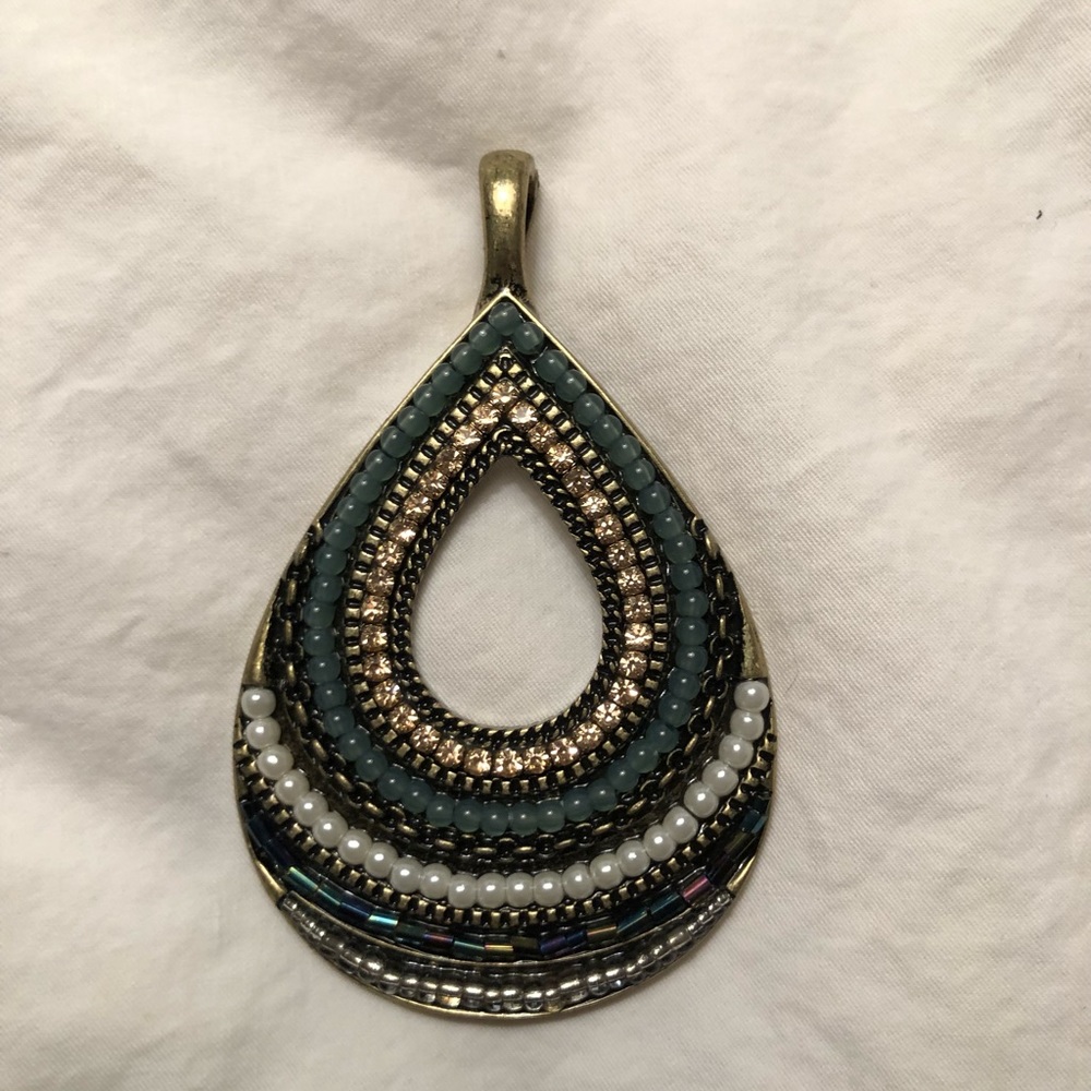Beaded teardrop pendant necklace